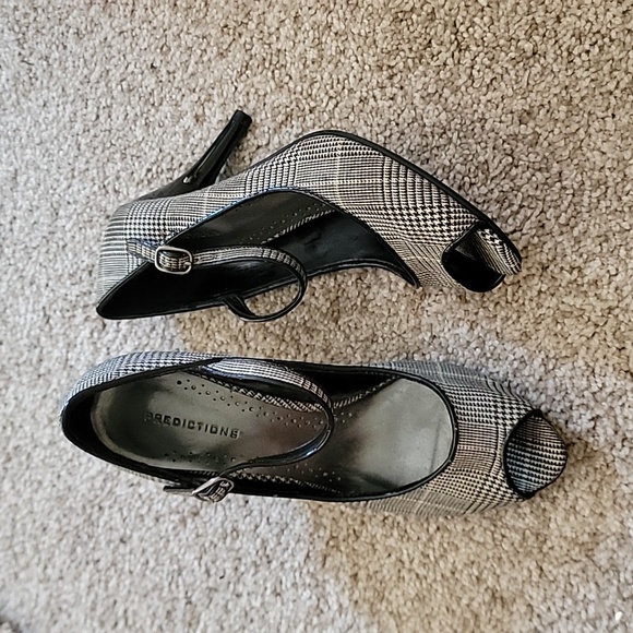 Black & Tan high heels - Picture 1 of 5